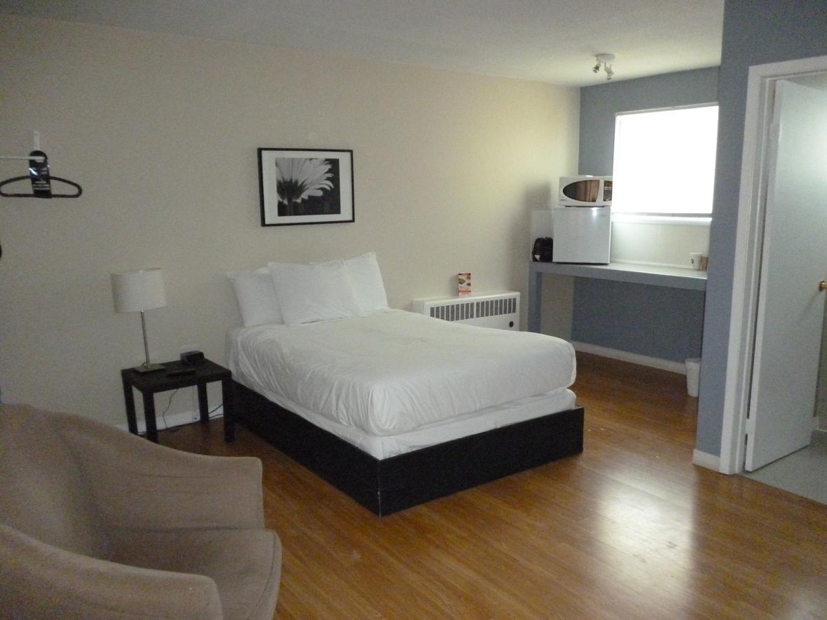 Wheel Inn Motel New Liskeard Room photo