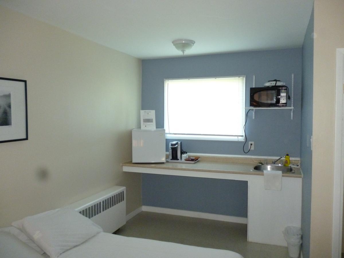 Wheel Inn Motel New Liskeard Room photo